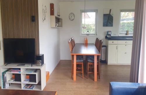 Eernewoude House | Holiday Home Bungalowpark It Wiid by Interhome