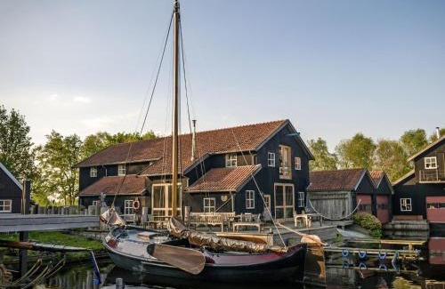 Eernewoude House | Holiday Home Bungalowpark It Wiid by Interhome