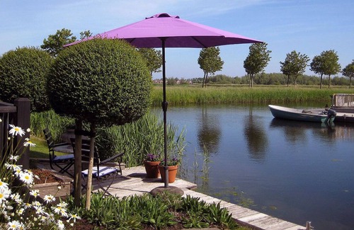 Medemblik Other | Holiday home by the water in Holland