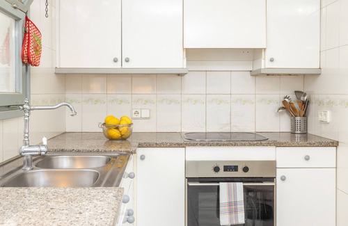 Palafrugell House | Holiday Home 'Ca L' Anton' with Private Terrace, Wi-Fi and Air Conditioning