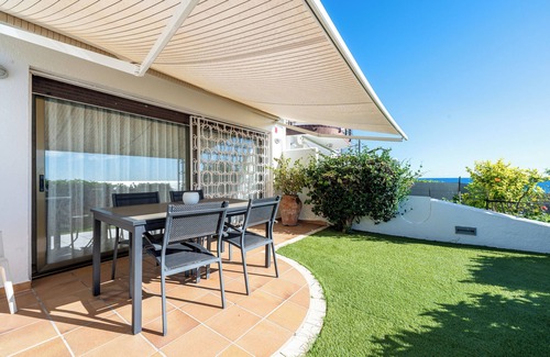 Altafulla House | Holiday Home 'Ca La Montse' with Sea View, Private Terrace and Wi-Fi