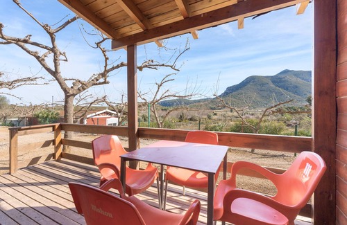 Barx House | Holiday Home 'Cabaña Madera B' with Mountain View, Wi-Fi and Air Conditioning