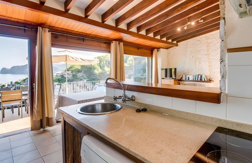 Deia House | Holiday Home 'Cala Deia' with Sea View, Wi-Fi and Air Conditioning