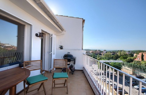 Begur House | Holiday Home 'Can Quintaneta' with Private Terrace, Balcony and Wi-Fi