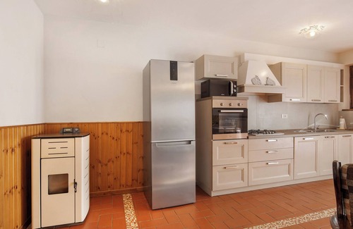 Careggine House | Holiday Home 'Careggine' with Mountain View, Private Terrace and Wi-Fi