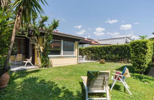 Forte dei Marmi House | Holiday Home Carlotta by Interhome