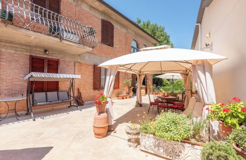 Rapolano Terme House | Holiday Home 'Casa San Francesco Rapolano' with Private Terrace, Private Garden and Wi-Fi