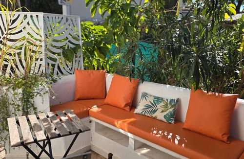 Artola House | Holiday Home 'Casa 13' with Shared Pool, Wi-Fi and Air Conditioning
