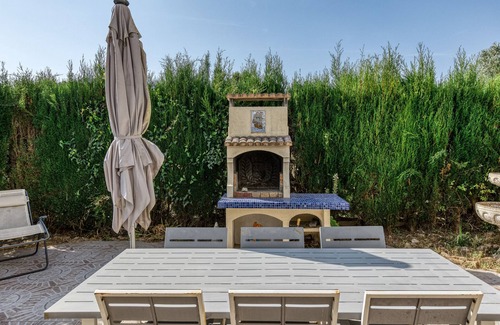 L'Escala House | Holiday Home 'Casa 3 Dormitorios' with Mountain View, Wi-Fi and Air Conditioning