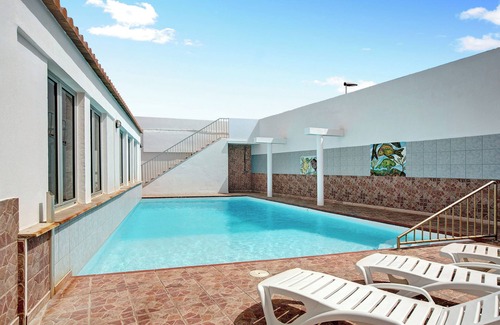 La Garita House | Holiday Home Casa Carmencita with Sea Views, Pool and Wi-Fi