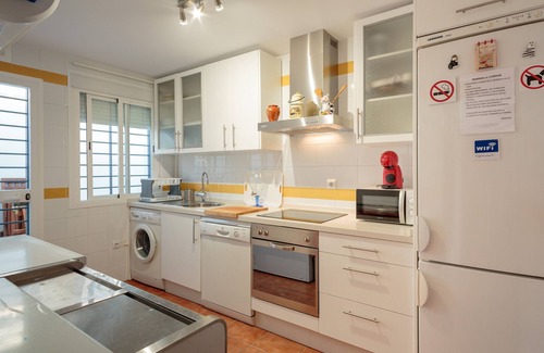 El Castillo de las Guardas House | Holiday Home 'Casa Castillo De Las Guardas' with Mountain View, Wi-Fi and Air Conditioning