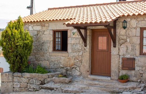 Sortelha House | Holiday Home 'Casa Da Calçada - Turismo Sortelha' with Private Terrace, Wi-Fi and Air Conditioning