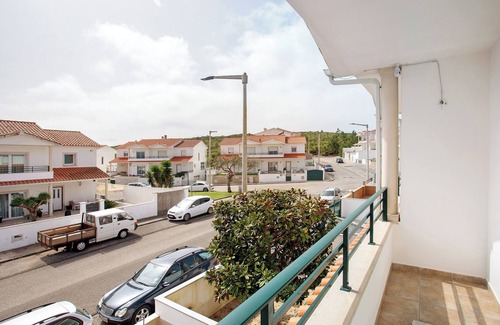 Nazare House | Holiday Home 'Casa Da Cândida' with Mountain View, Private Terrace and Wi-Fi