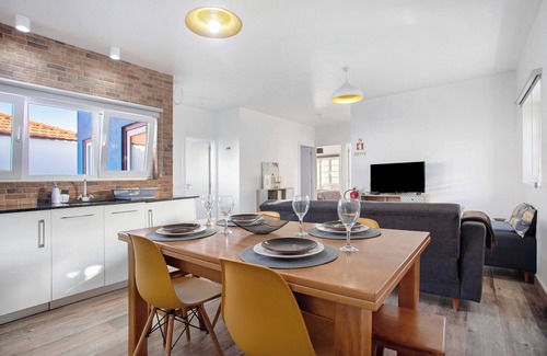Leiria House | Holiday Home "Casa da Padaria" with Garden, Air Conditioning & Wi-Fi