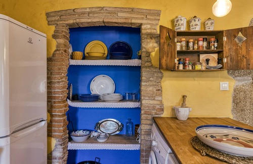 Cantallops House | Holiday Home 'Casa De Pueblo' with Mountain View, Private Terrace and Wi-Fi