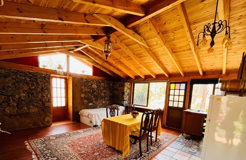Vallehermoso House | Holiday Home 'Casa Los Bellos ' with Mountain View, Private Terrace and Wi-Fi