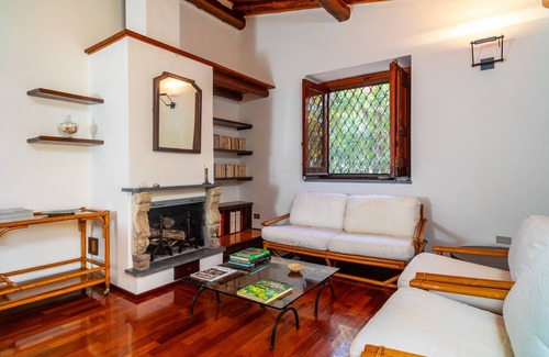 Santa Tecla House | Holiday Home 'Casa Gina' with Sea View, Wi-Fi and Air Conditioning