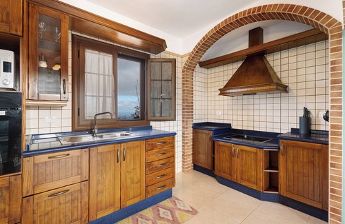 Echedo House | Holiday Home 'Casa Girdana' with Sea View, Private Terrace and Wi-Fi