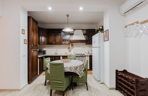 Castelvetrano House | Holiday Home 'Casa Vacanza Nonna Rosina' with Wi-Fi and Air Conditioning