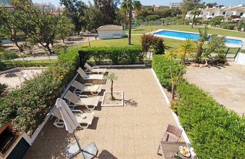 Areias de Sao Joao House | Holiday Home 'Casa Marisol Albufeira' close to the Beach with Shared Pool & Wi-Fi