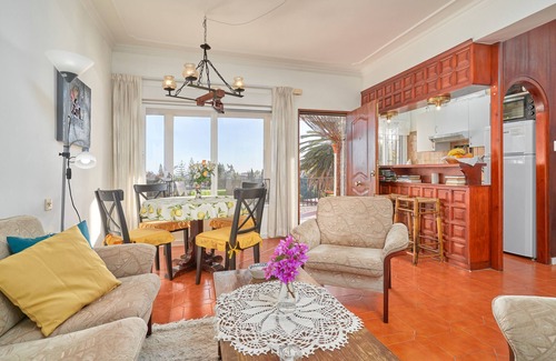 Velilla-Taramay House | Holiday Home 'Casa Mon Chau Chau' with Sea View, Private Pool and Air Conditioning