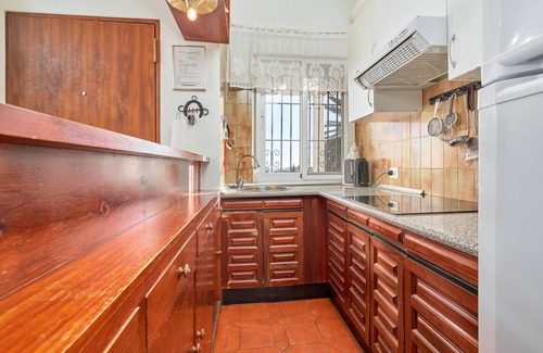 Velilla-Taramay House | Holiday Home 'Casa Mon Chau Chau' with Sea View, Private Pool and Air Conditioning