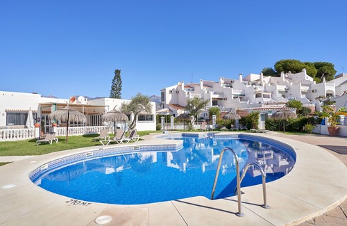Nerja House | Holiday Home 'Casa Oliva Sea View' with Sea View, Wi-Fi and Air Conditioning