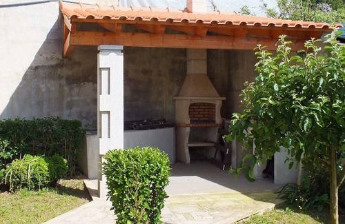 Lanhelas House | Holiday Home 'Casa Portela' with Mountain View, Private Garden and Wi-Fi