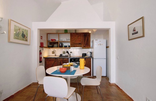 Vila Real Santo Antonio House | Holiday Home 'Casa Do Limoeiro' with Private Garden, Wi-Fi and Air Conditioning