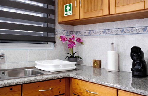 Povoacao House | Holiday Home 'Casa Xadrez' with Sea View, Wi-Fi and Air Conditioning