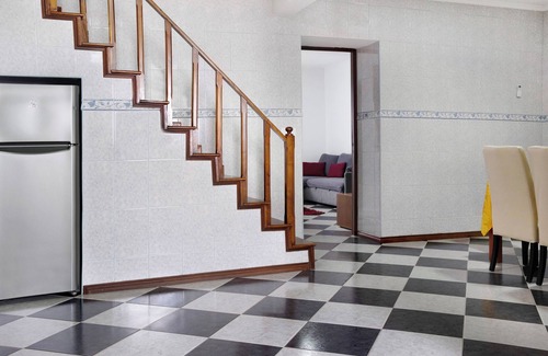 Povoacao House | Holiday Home 'Casa Xadrez' with Sea View, Wi-Fi and Air Conditioning