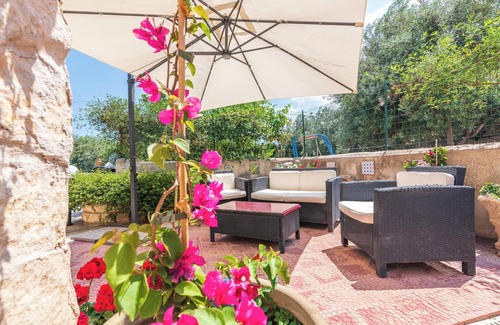 Falaride House | Holiday Home 'Casale Siculo' with Wi-Fi, Garden and Terrace