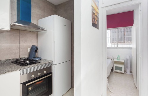 Grao de Gandia House | Holiday Home 'Casita Gandia Playa' with Private Terrace and Air Conditioning