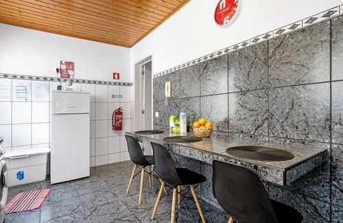 Achadinha House | Holiday Home 'Casinha Do Monte' with Sea View, Shared Garden and Wi-Fi