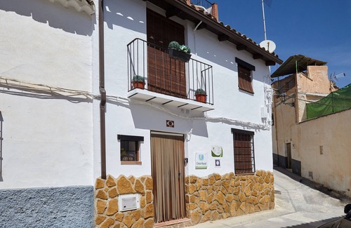 Quesada House | Holiday Home 'Cazorla Rural Gualay' with Mountain View, Wi-Fi and Air Conditioning