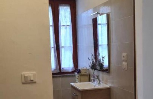 Panicale House | Holiday Home 'Cesare A Panicale' with Shared Pool, Wi-Fi and Air Conditioning