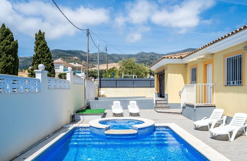 Alcanar House | Holiday Home "Chalet Montecarlo" with Private Pool & Wi-Fi