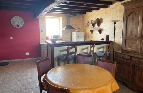 Massangis House | Holiday Home 'Chez Pauline' with Private Garden