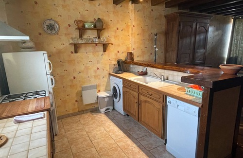 Massangis House | Holiday Home 'Chez Pauline' with Private Garden