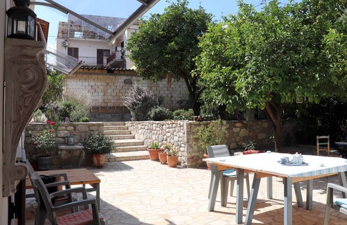Selianitika House | Holiday home close to the beach, walking distance to the center of the village w