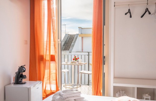 Province of Lecce Apartment | Holiday Home 'Corallo Luxury Room Controvento' with Sea View, Wi-Fi and Air Conditioning