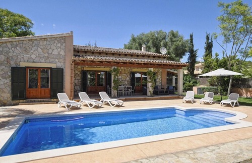 Crestatx House | Holiday Home 'Correfoc' with Private Pool, Wi-Fi and Air Conditioning