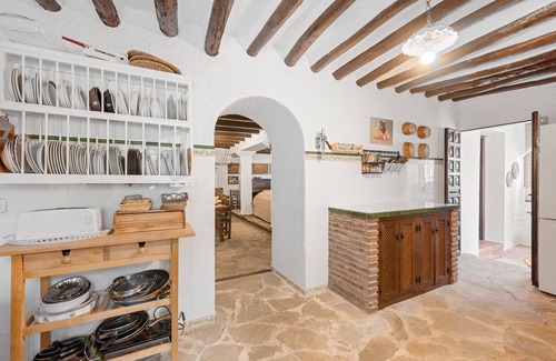 Archidona House | Holiday Home 'Cortijo Caracate' with Mountain View, Wi-Fi and Air Conditioning