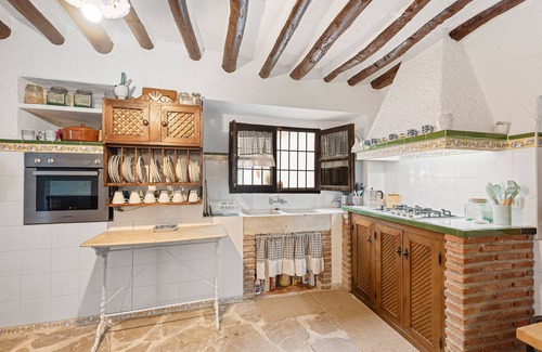 Archidona House | Holiday Home 'Cortijo Caracate' with Mountain View, Wi-Fi and Air Conditioning