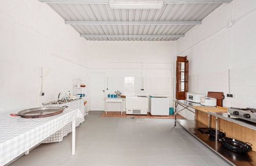 Archidona House | Holiday Home 'Cortijo Caracate' with Mountain View, Wi-Fi and Air Conditioning