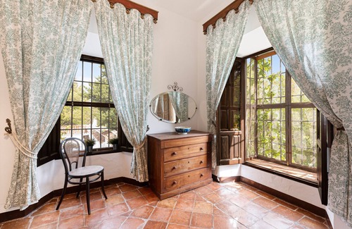 Archidona House | Holiday Home 'Cortijo Caracate' with Mountain View, Wi-Fi and Air Conditioning