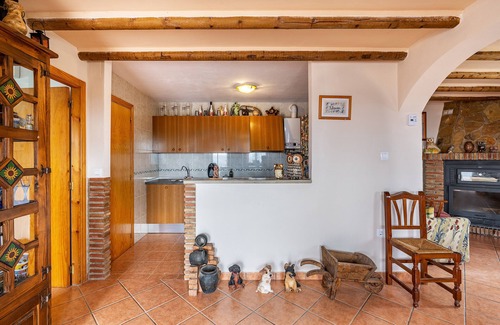 Montefrio House | Holiday Home "Cortijo La Solana Montefrío" with Mountain Views, Private Pool and Wi-Fi