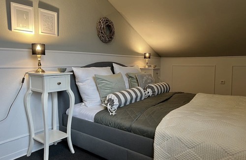 Haddorfer Seen House | Holiday Home 'Cottage and Garden' with Private Terrace, Private Garden and Wi-Fi