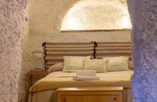 Terque House | Holiday Home Cueva Mariana Pineda by Interhome