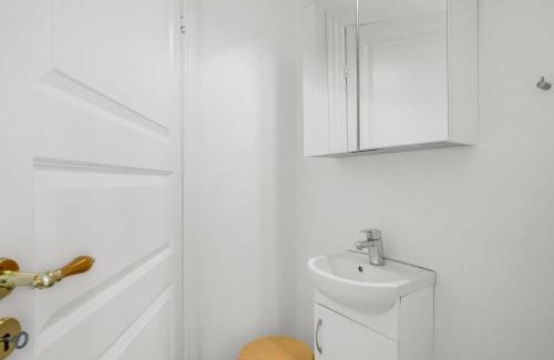 Vemb House | Holiday Home Darleen - 850m to the fjord by Interhome